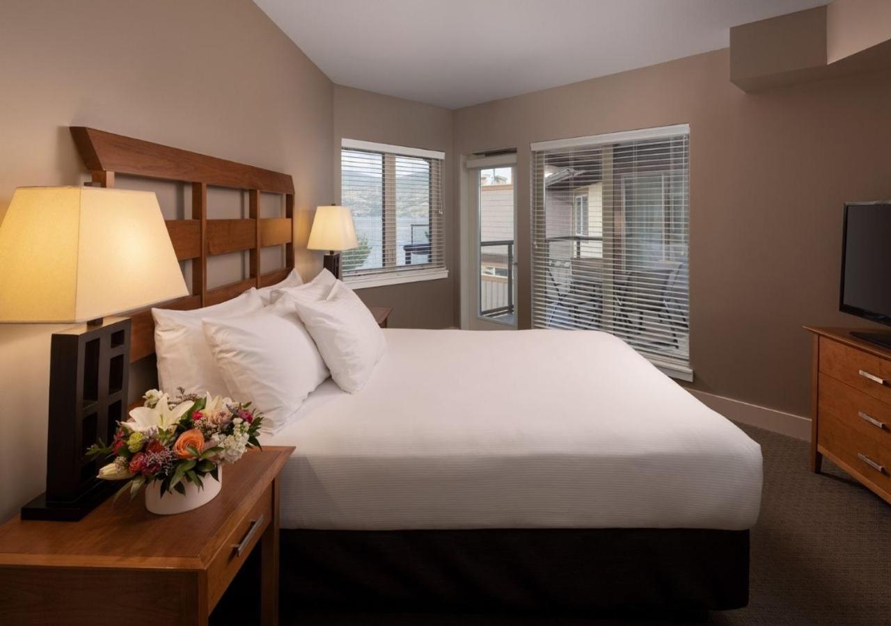 The Cove Lakeside Resort Вест-Келоуна Экстерьер фото