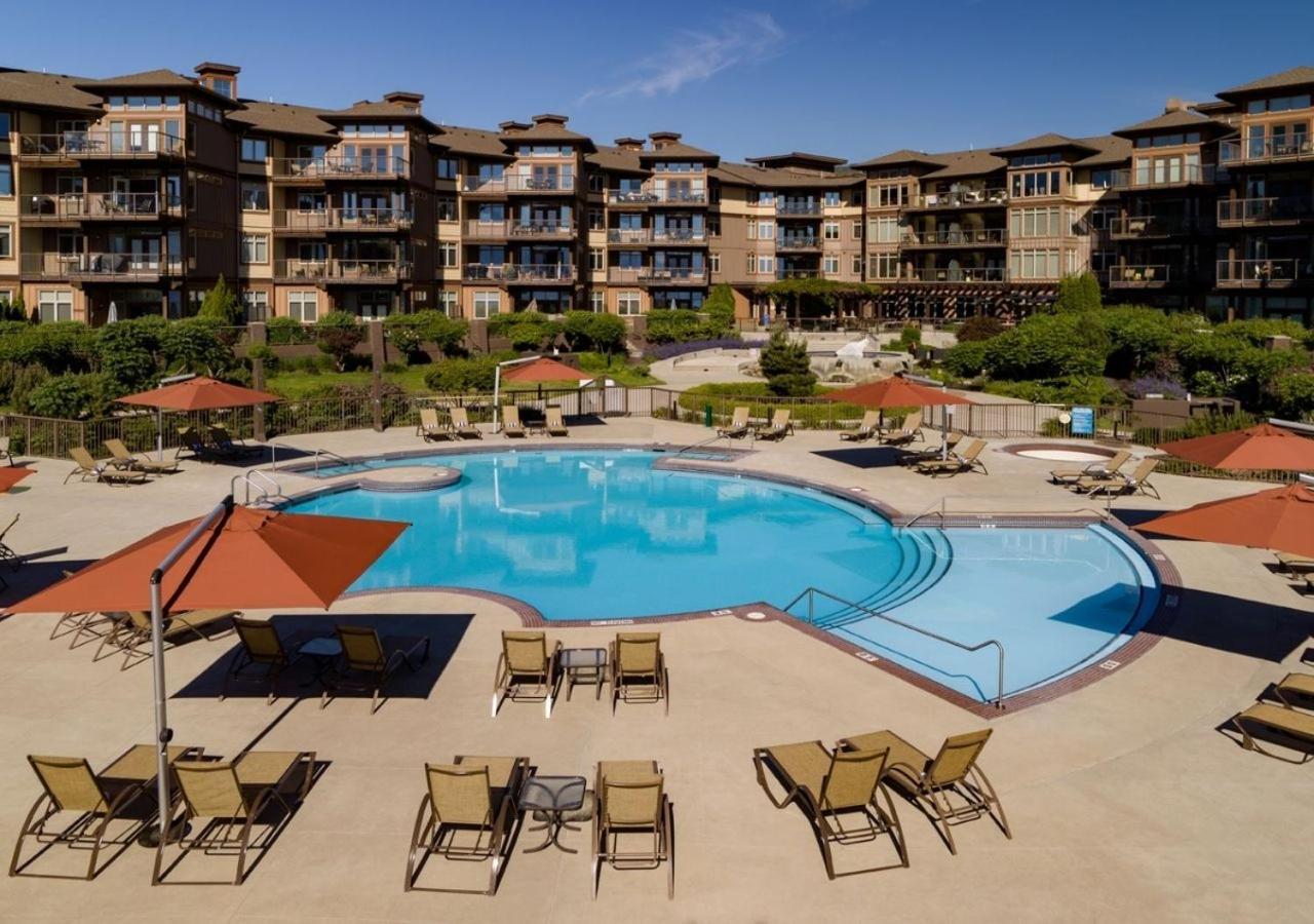 The Cove Lakeside Resort Вест-Келоуна Экстерьер фото