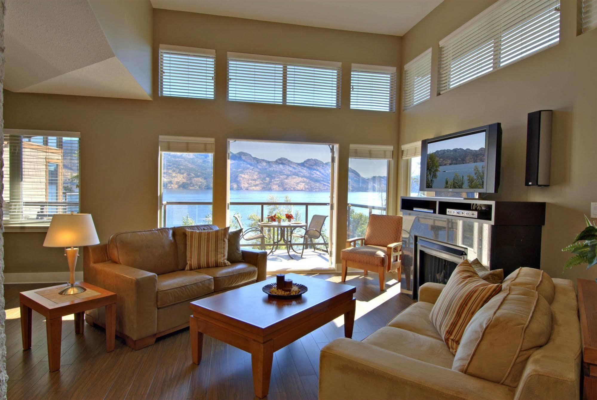 The Cove Lakeside Resort Вест-Келоуна Экстерьер фото